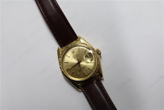 A gentlemans 1970s 18ct gold Rolex Oyster Perpetual Datejust wrist watch with box and papers,